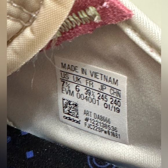 NWOB Adidas Night Jogger - Picture 13 of 16